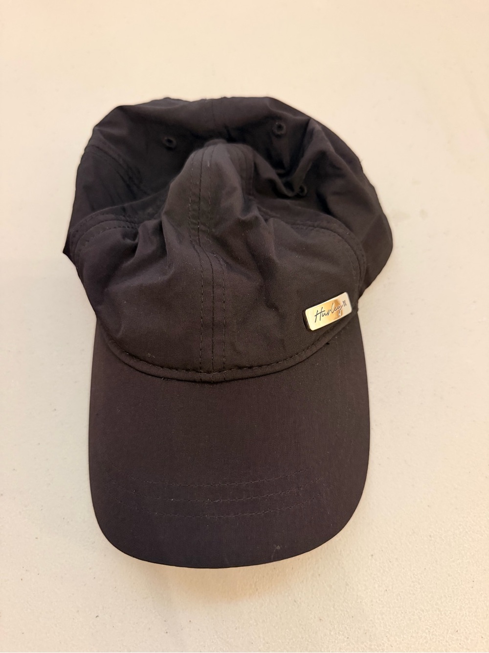 Hurley Black Cap with Metallic Logo Plaque